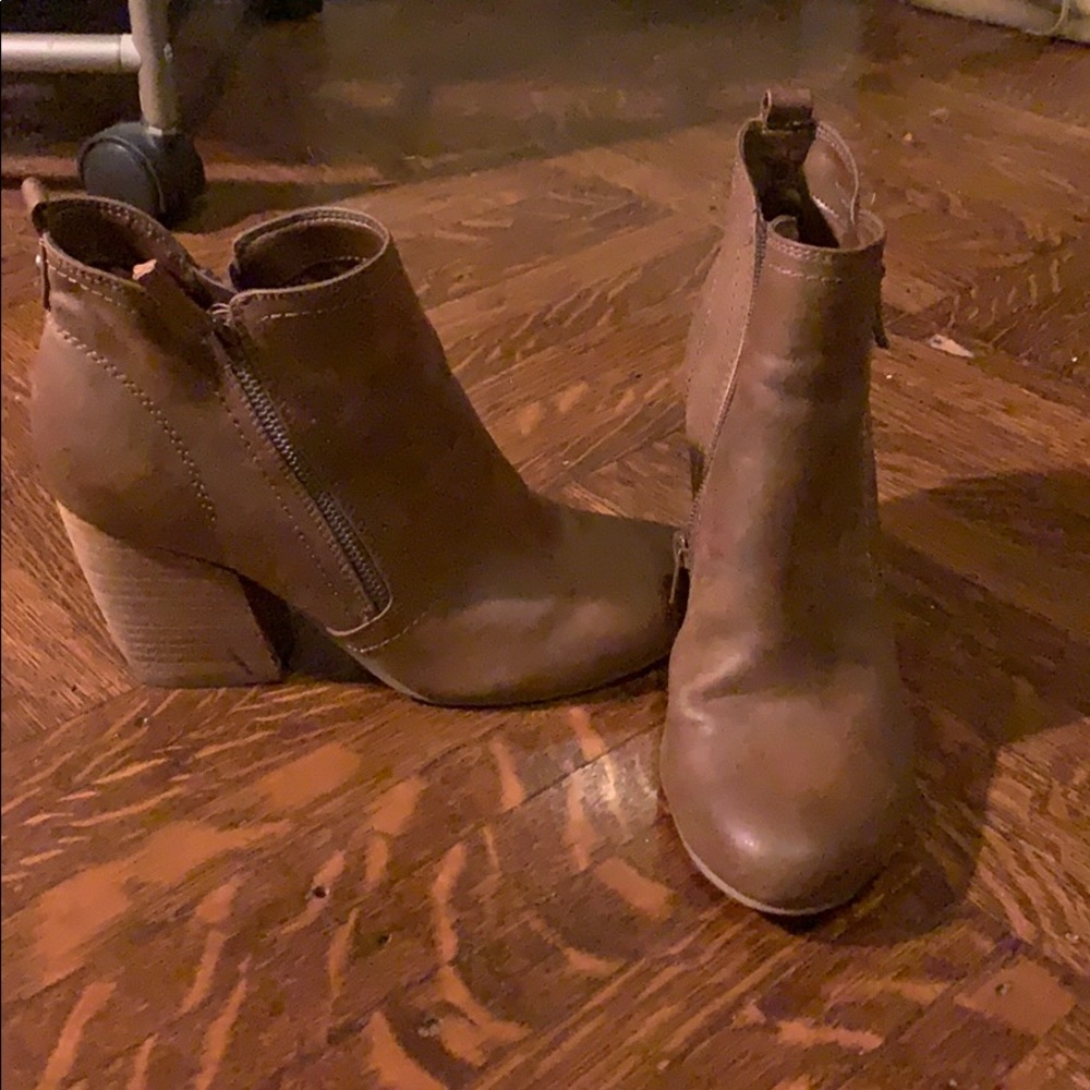 Brown leather ankle boots Size 8